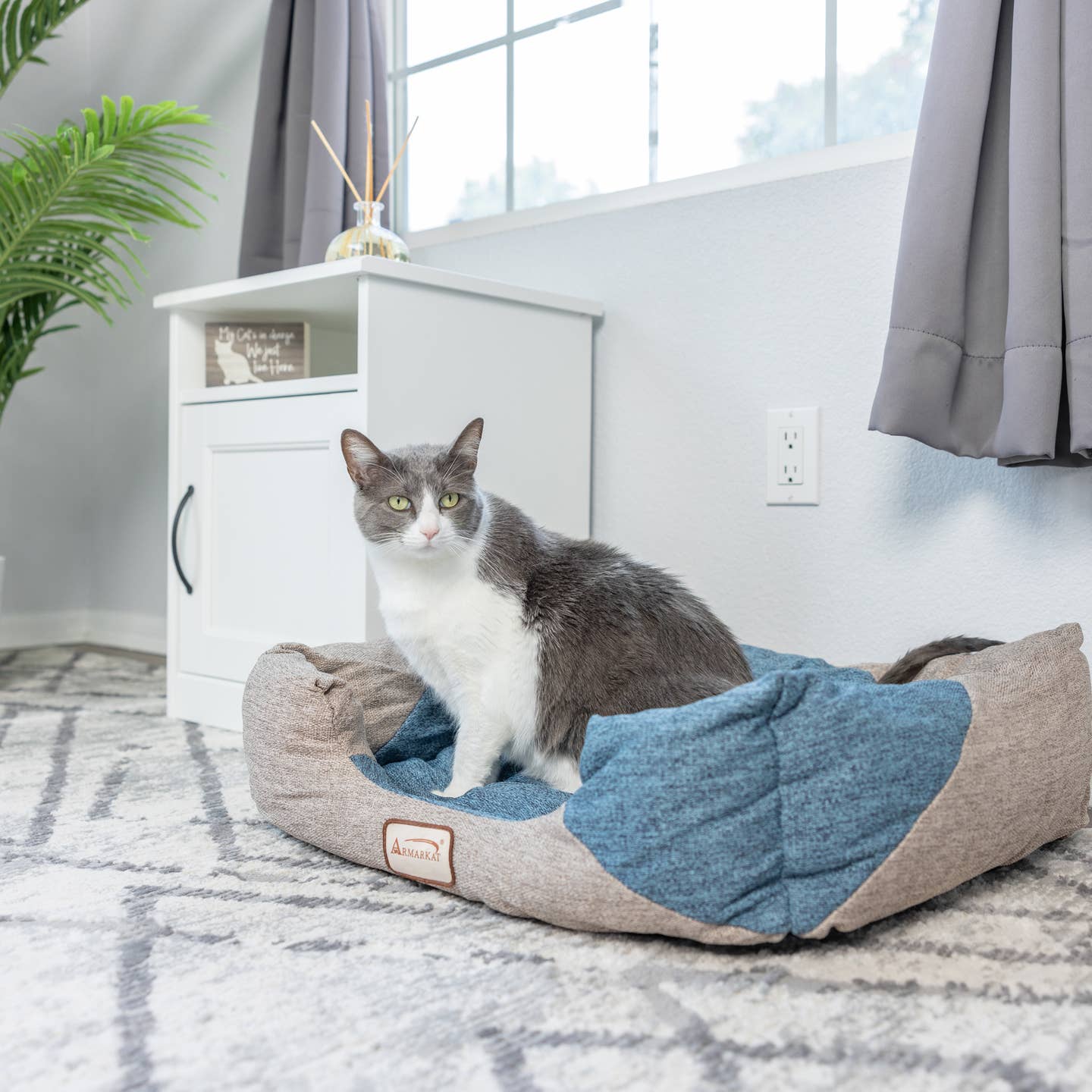 Soft Upholstery Cat Bed Skid Free Nest Pet Bed- Model C47